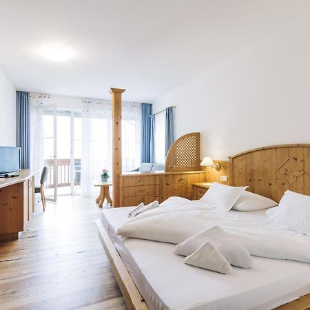 Hotel Tenz 몬타냐 외부 사진