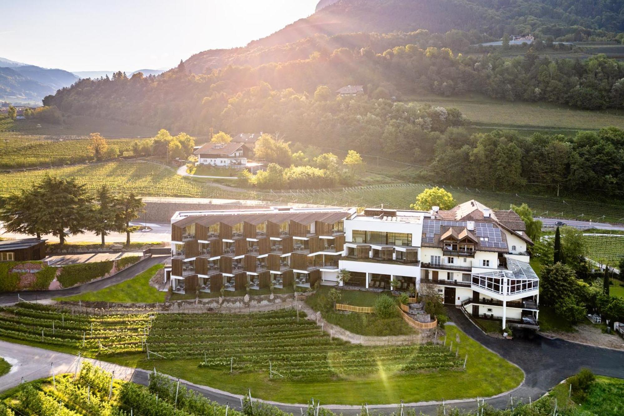 Hotel Tenz 몬타냐 외부 사진