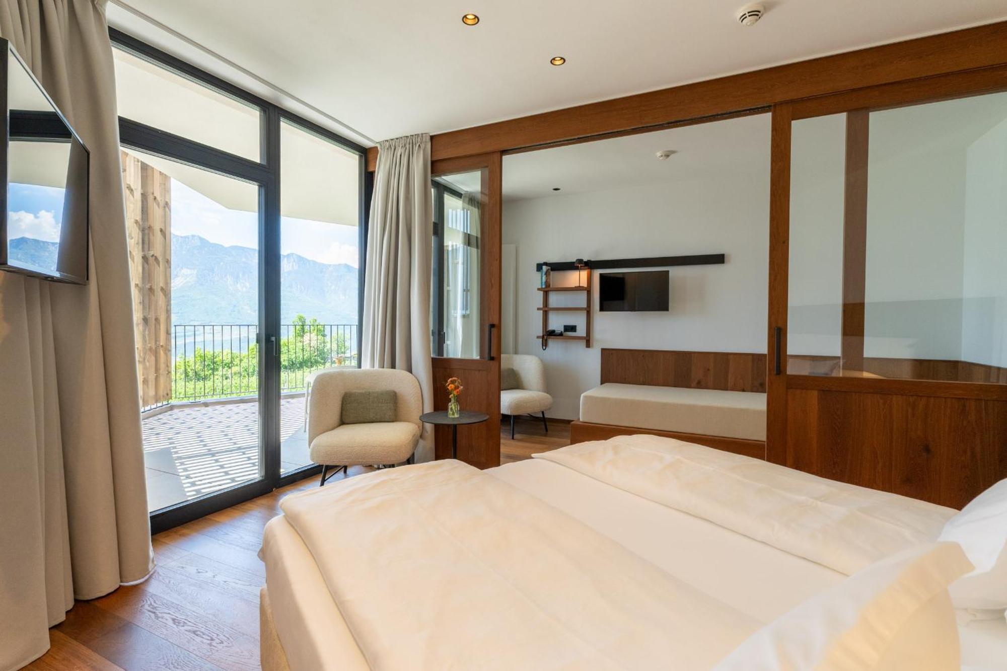 Hotel Tenz 몬타냐 외부 사진
