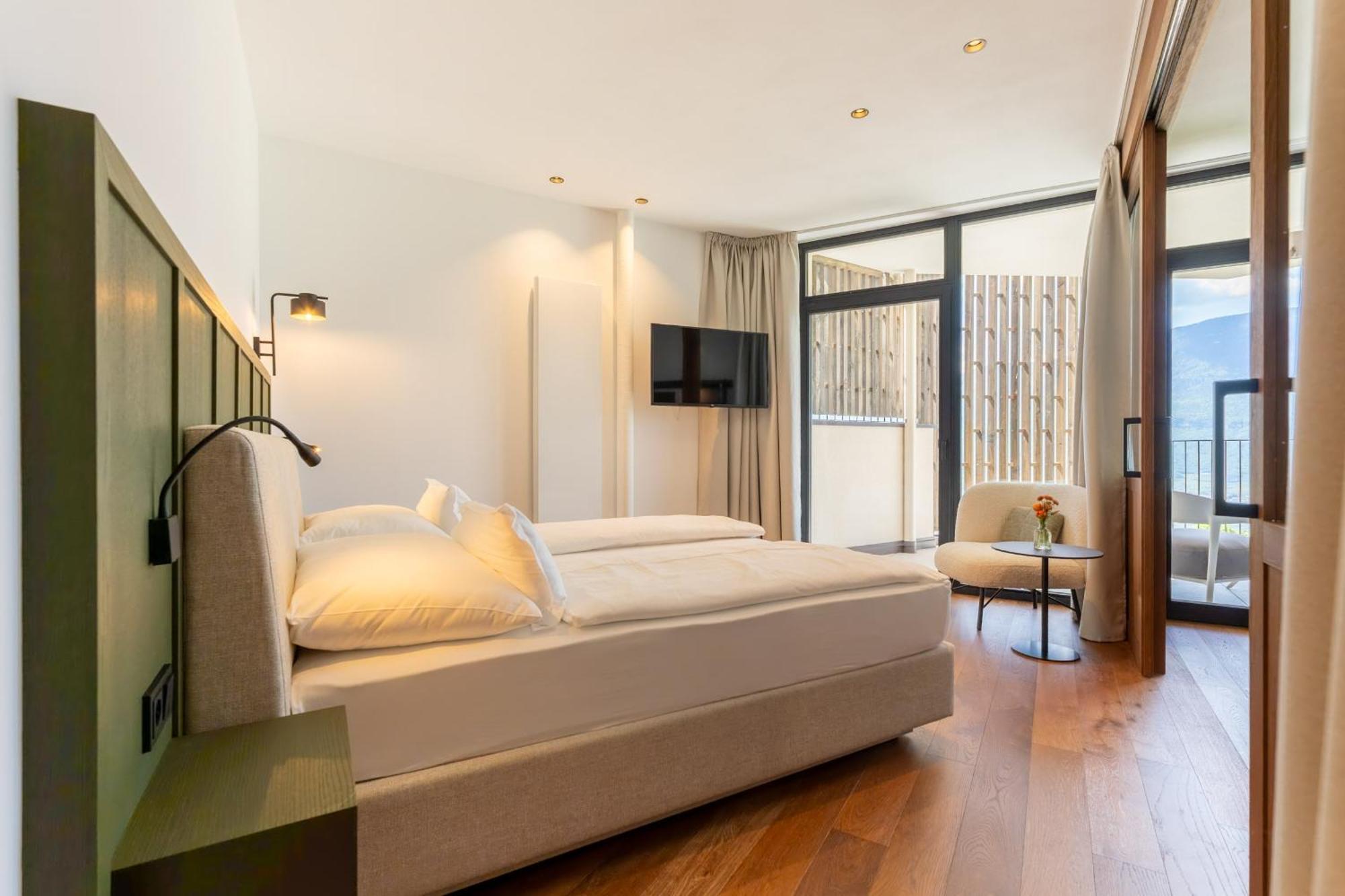 Hotel Tenz 몬타냐 외부 사진
