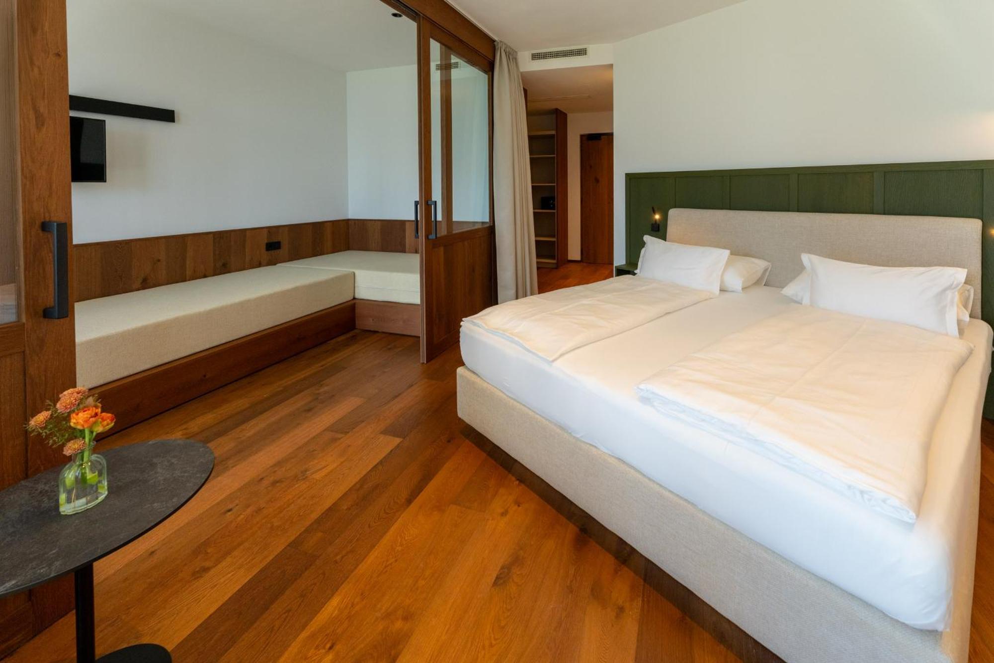 Hotel Tenz 몬타냐 외부 사진