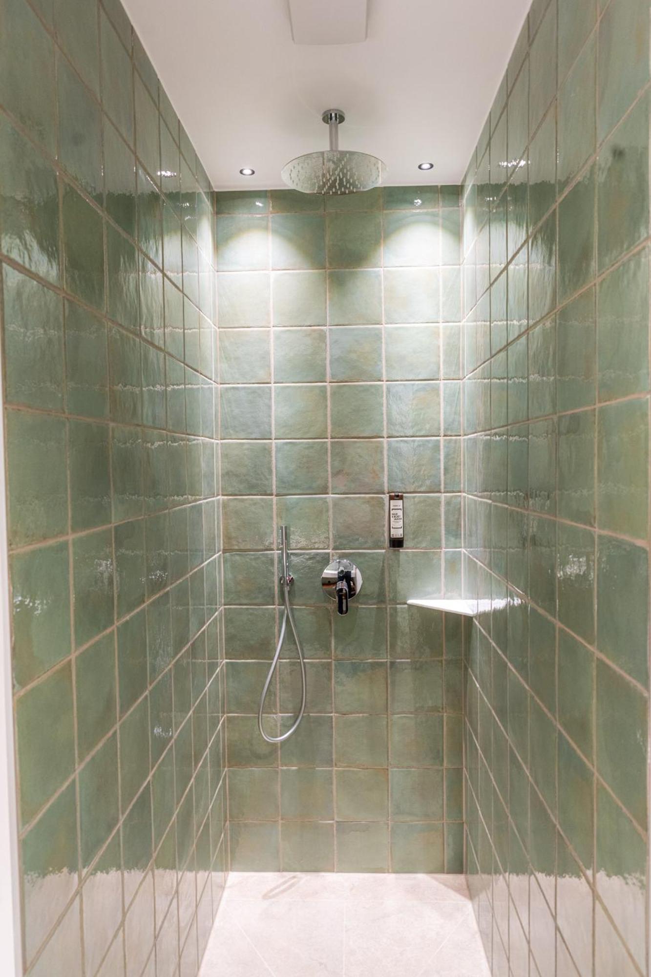 Hotel Tenz 몬타냐 외부 사진