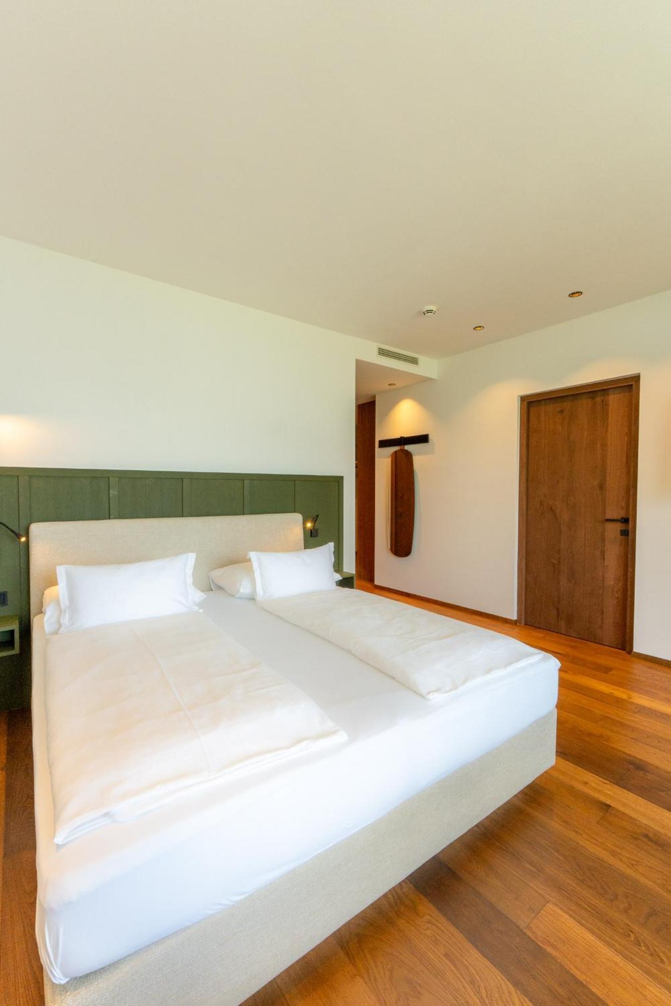 Hotel Tenz 몬타냐 외부 사진