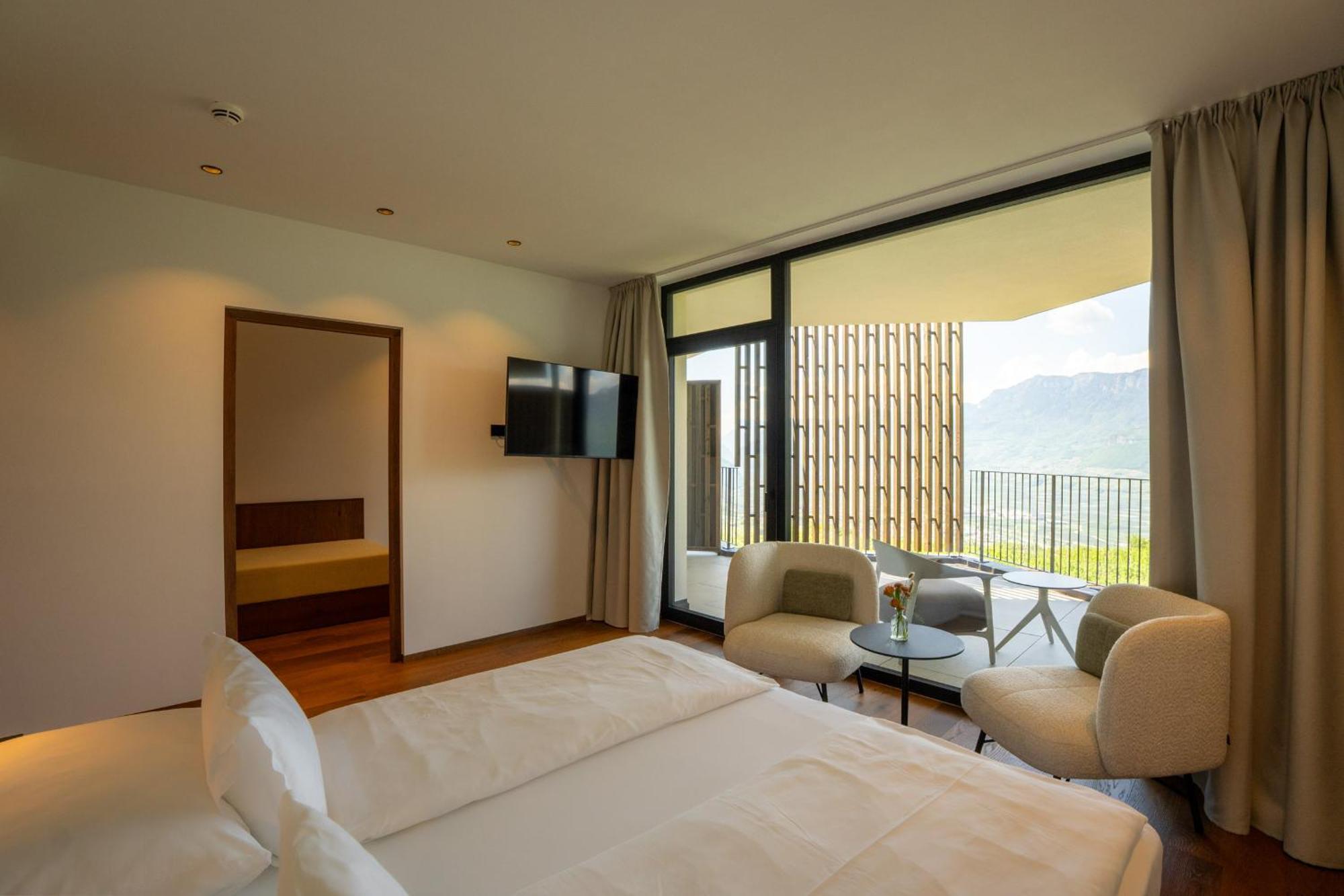 Hotel Tenz 몬타냐 외부 사진