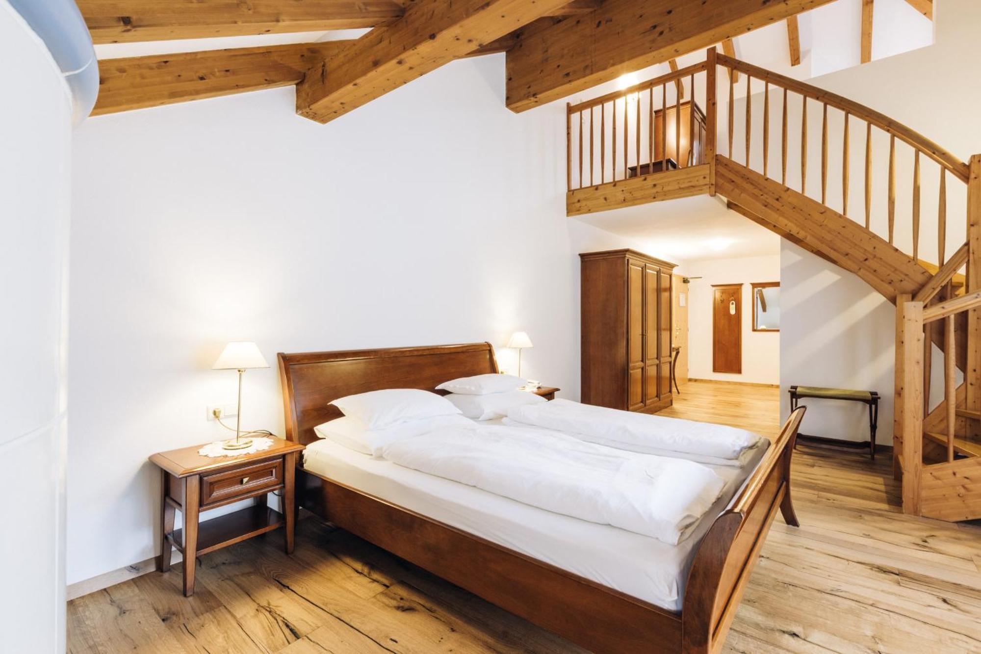 Hotel Tenz 몬타냐 외부 사진