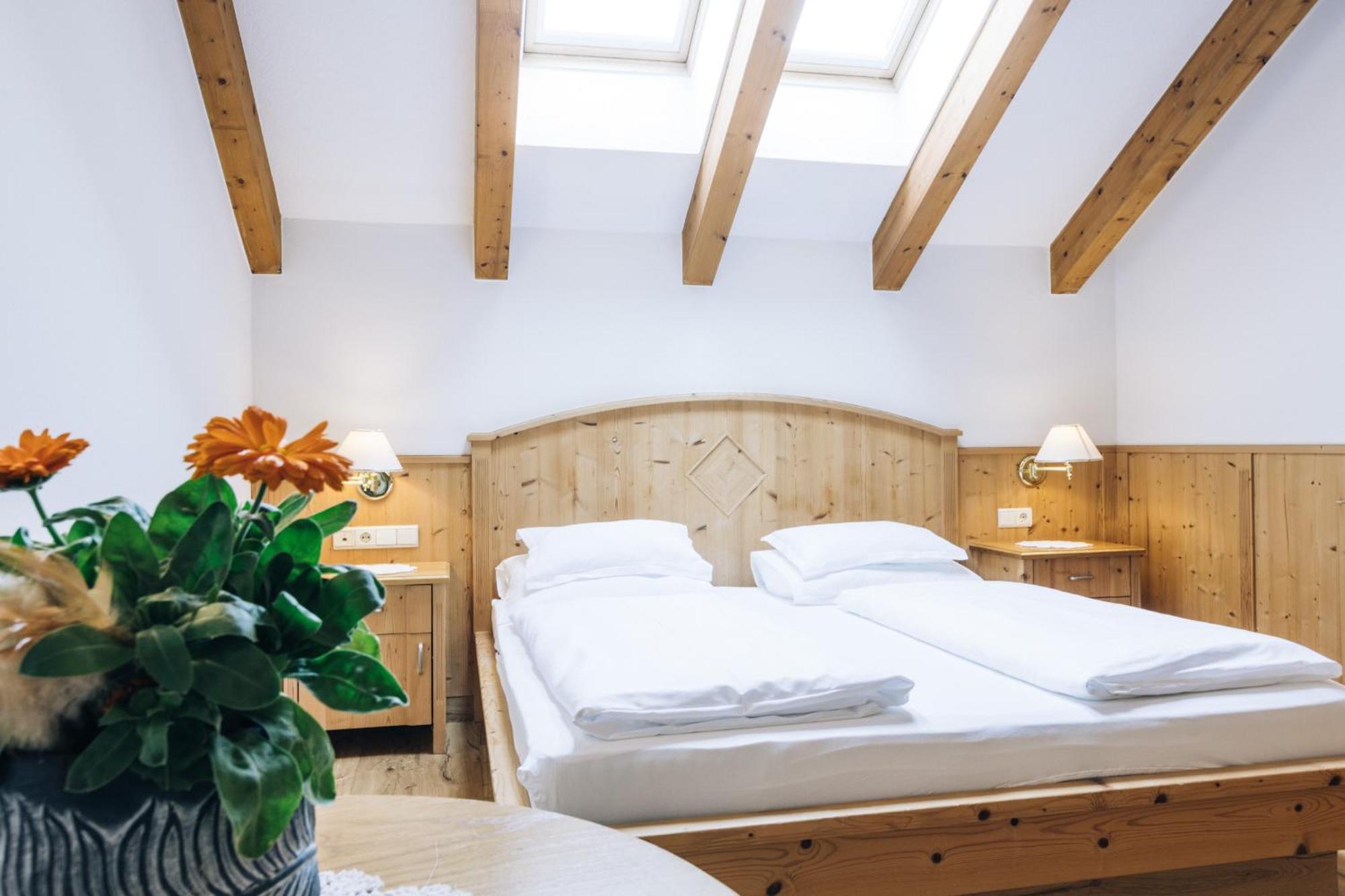 Hotel Tenz 몬타냐 외부 사진