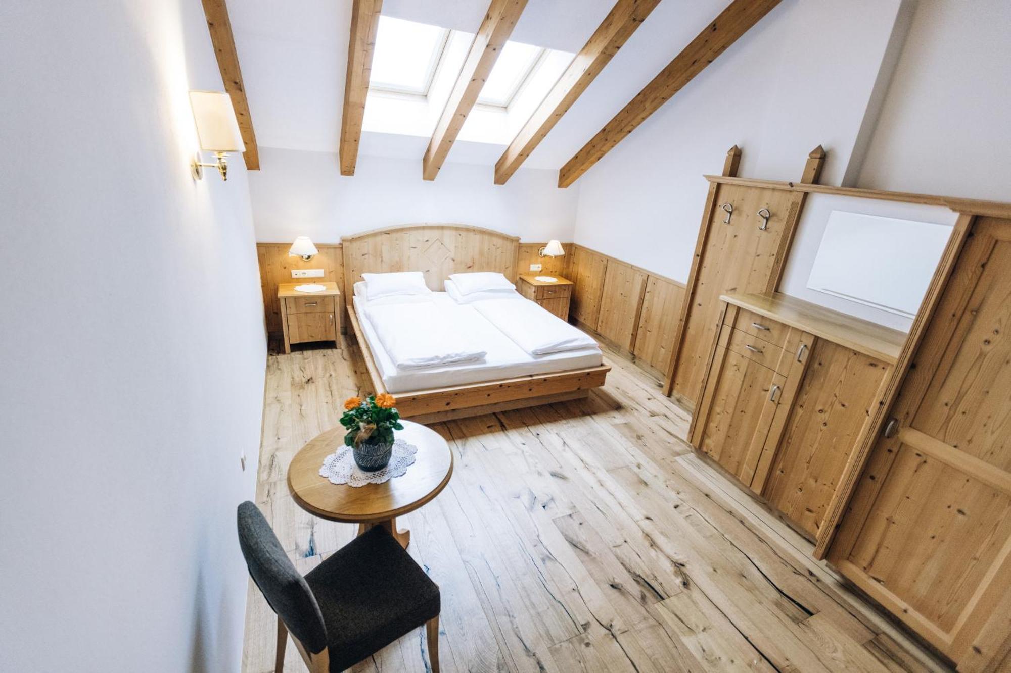 Hotel Tenz 몬타냐 외부 사진