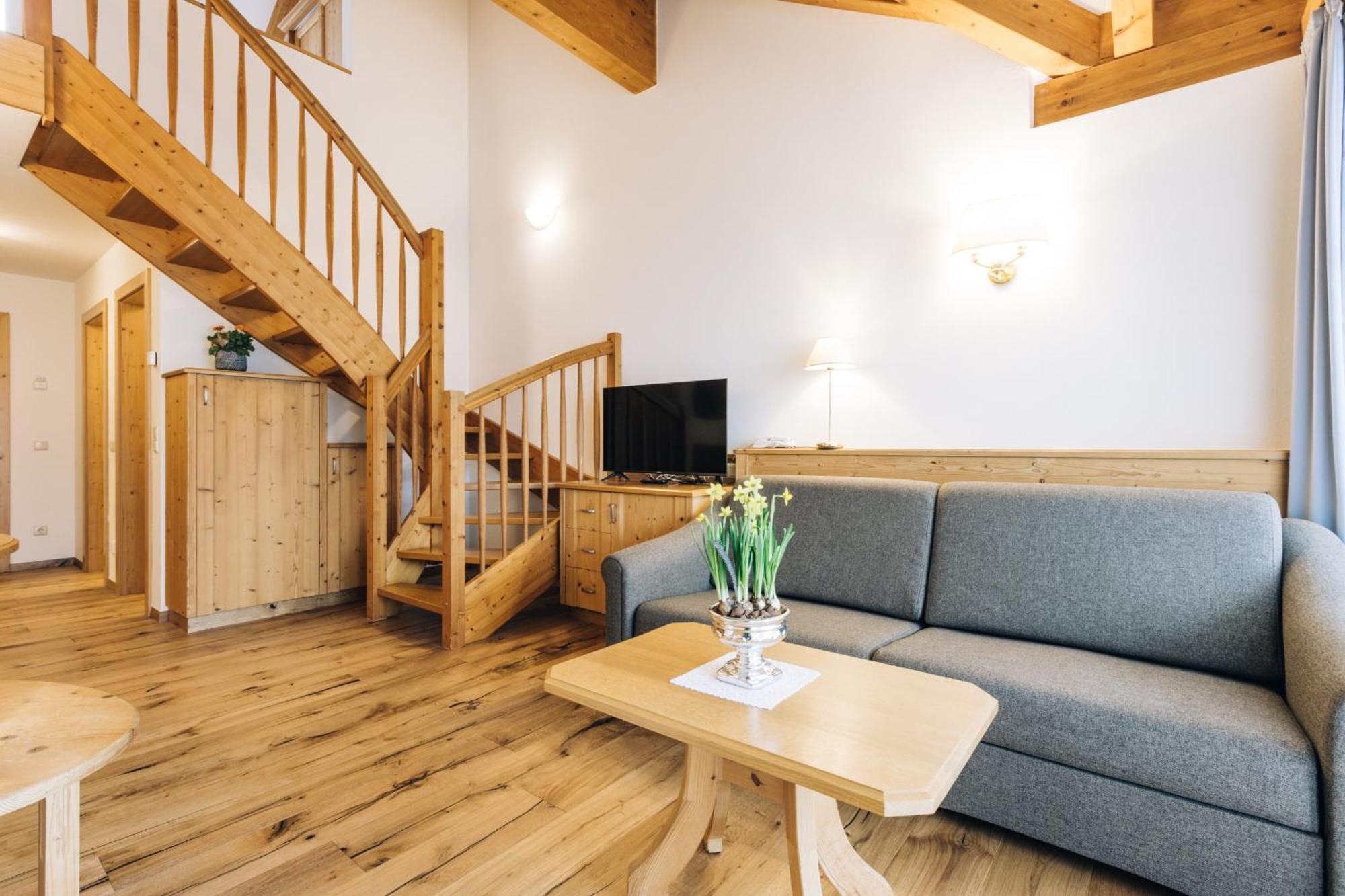 Hotel Tenz 몬타냐 외부 사진