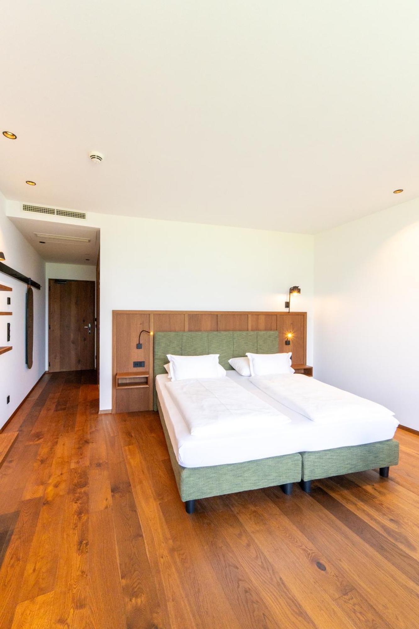 Hotel Tenz 몬타냐 외부 사진